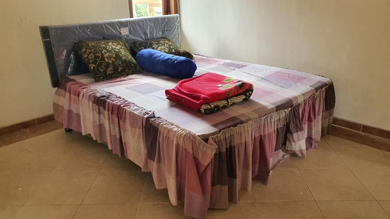 Oyo 90043 Afanda Syariah Hotel